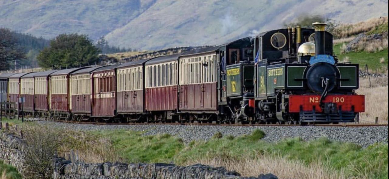 Zip Cottage Sleeps 2-3 Climb Snowdon Zip World Tanygrisiau Exterior photo
